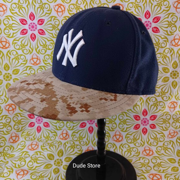 New York Yankees Navy & Camo Fitted Baseball Cap Size 7 1/4 (57.7cm) Super Clean - Picture 2 of 9